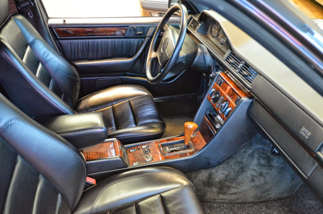 Mercedes-Benz W124 300E
